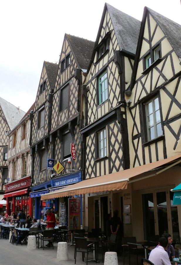 Le Tigre - Appartement Centre-Ville Au Calme, Parking Prive Bourges Bagian luar foto